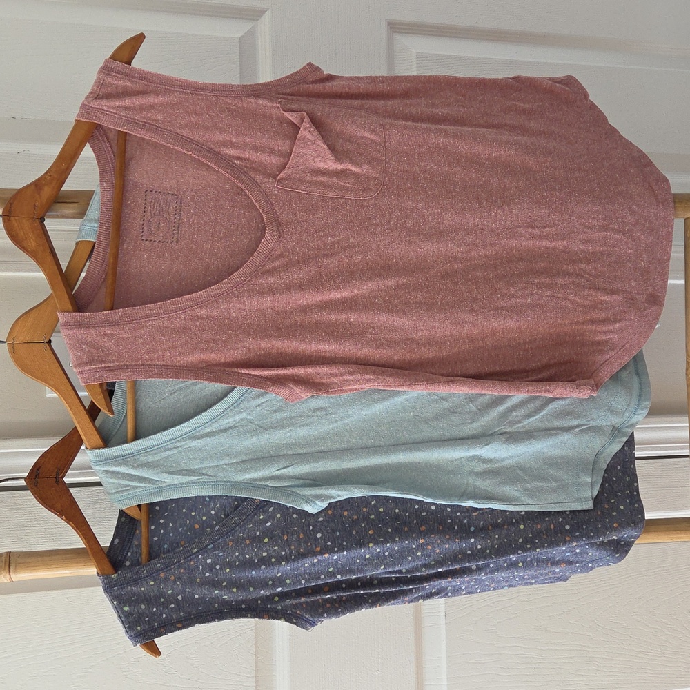 Anthropologie Lot of 3 V-neck Pocket Tanks Small